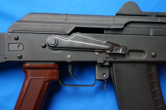 AK74U−4