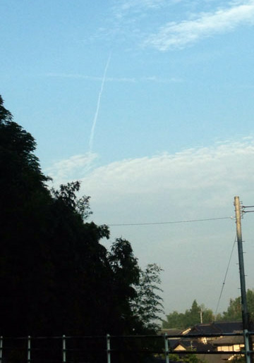 飛行機雲十字架