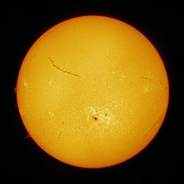 2192巨大黒点群が子午線通過するＨａ太陽面_20141024
