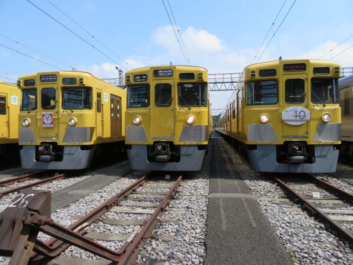 黄色い西武新宿線